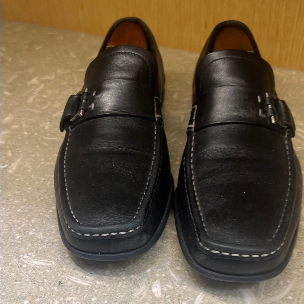 Men's Black Ferragamo leather loafers